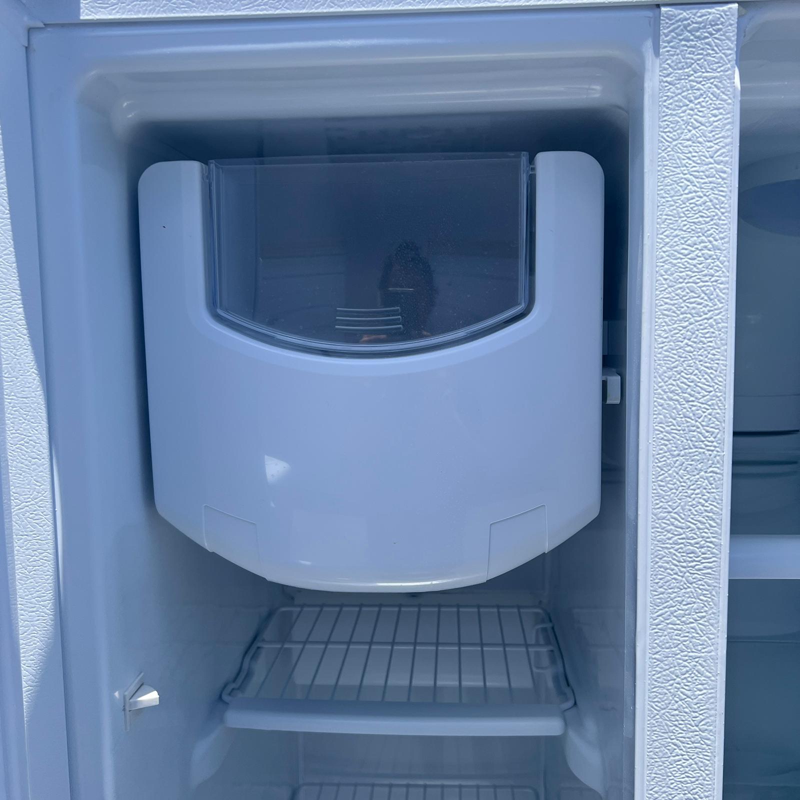 GE Side By Side Refrigerator. 3 MONTHS OLD! GE Side By Side Refrigerator. 3 MONTHS OLD!